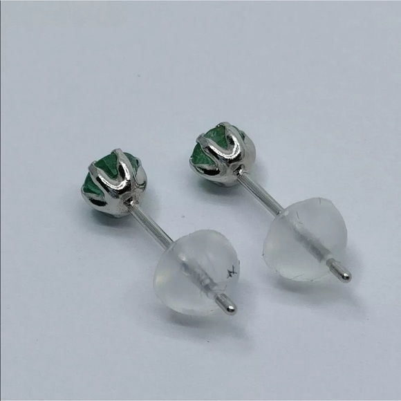 Emerald Earrings 0.10 ct - Picture 6 of 9